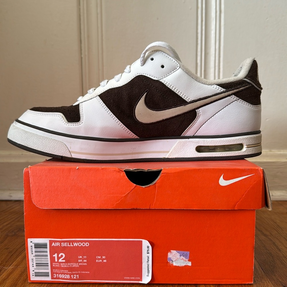 Nike Air Sellwood size 12